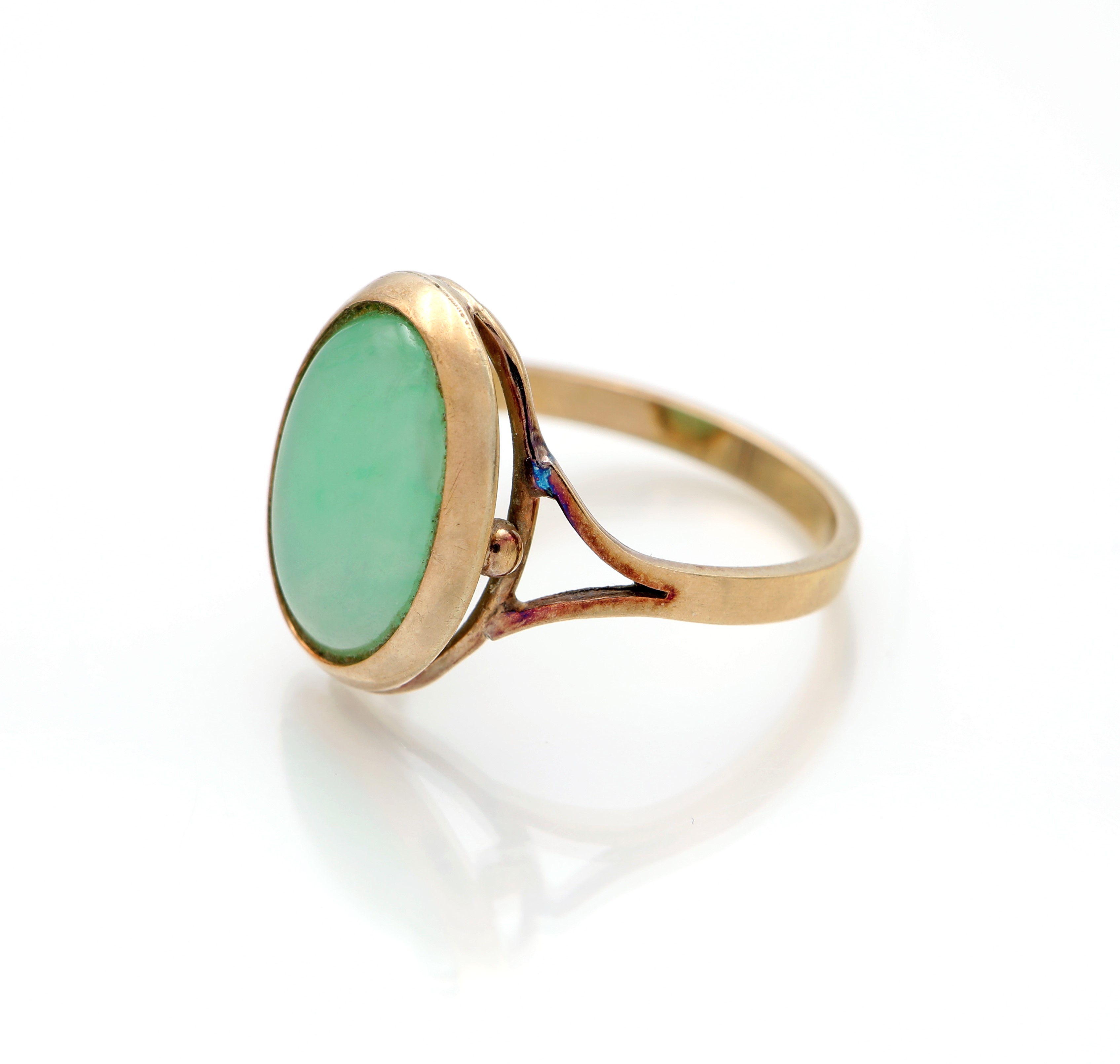 Anello in oro e giada