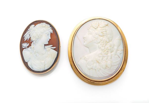Coppia cammei in conchiglia e oro