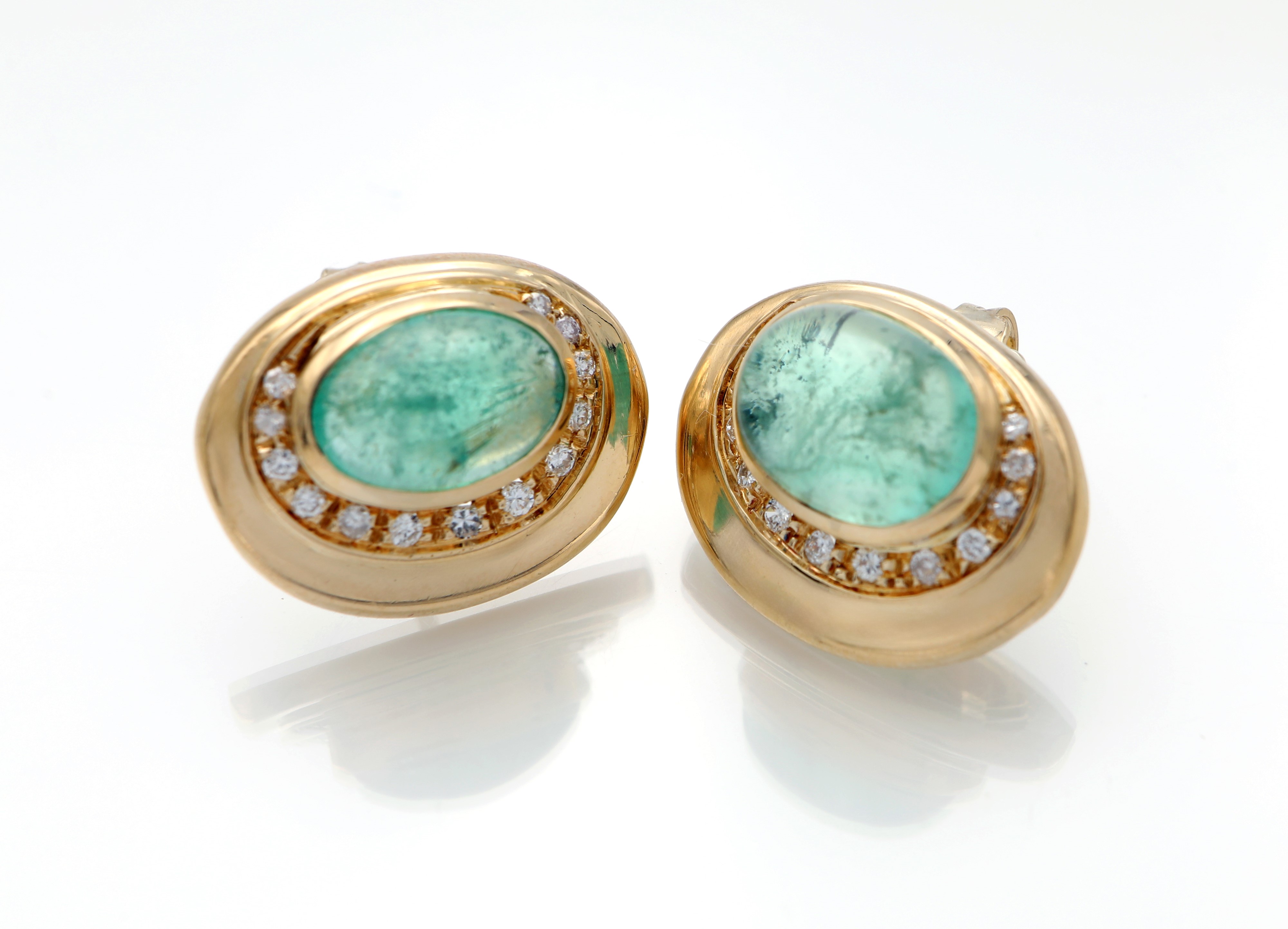 Coppia di Orecchini in Oro, Smeraldi e Brillanti