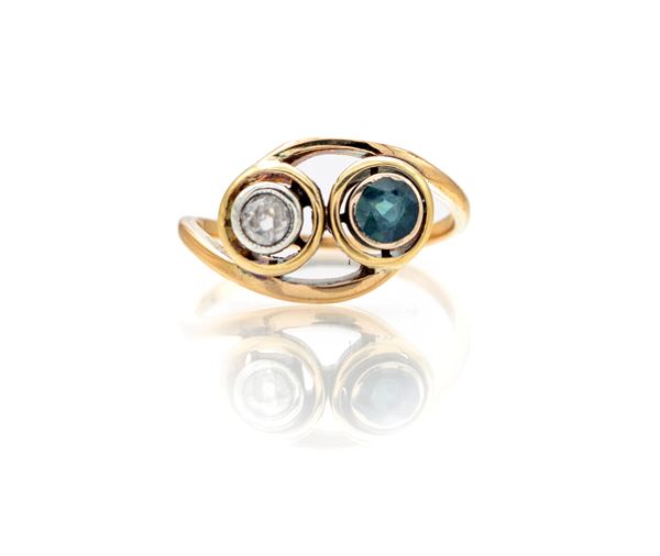 Anello antico in oro, diamante e zaffiro