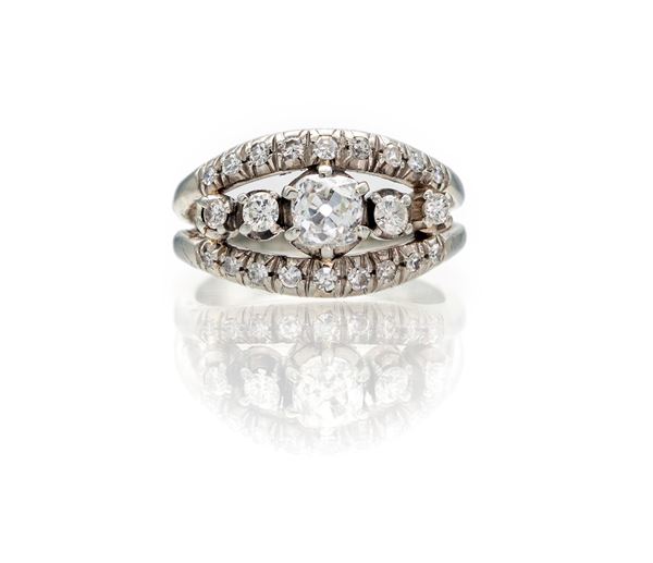 Anello a fascia in oro e diamanti