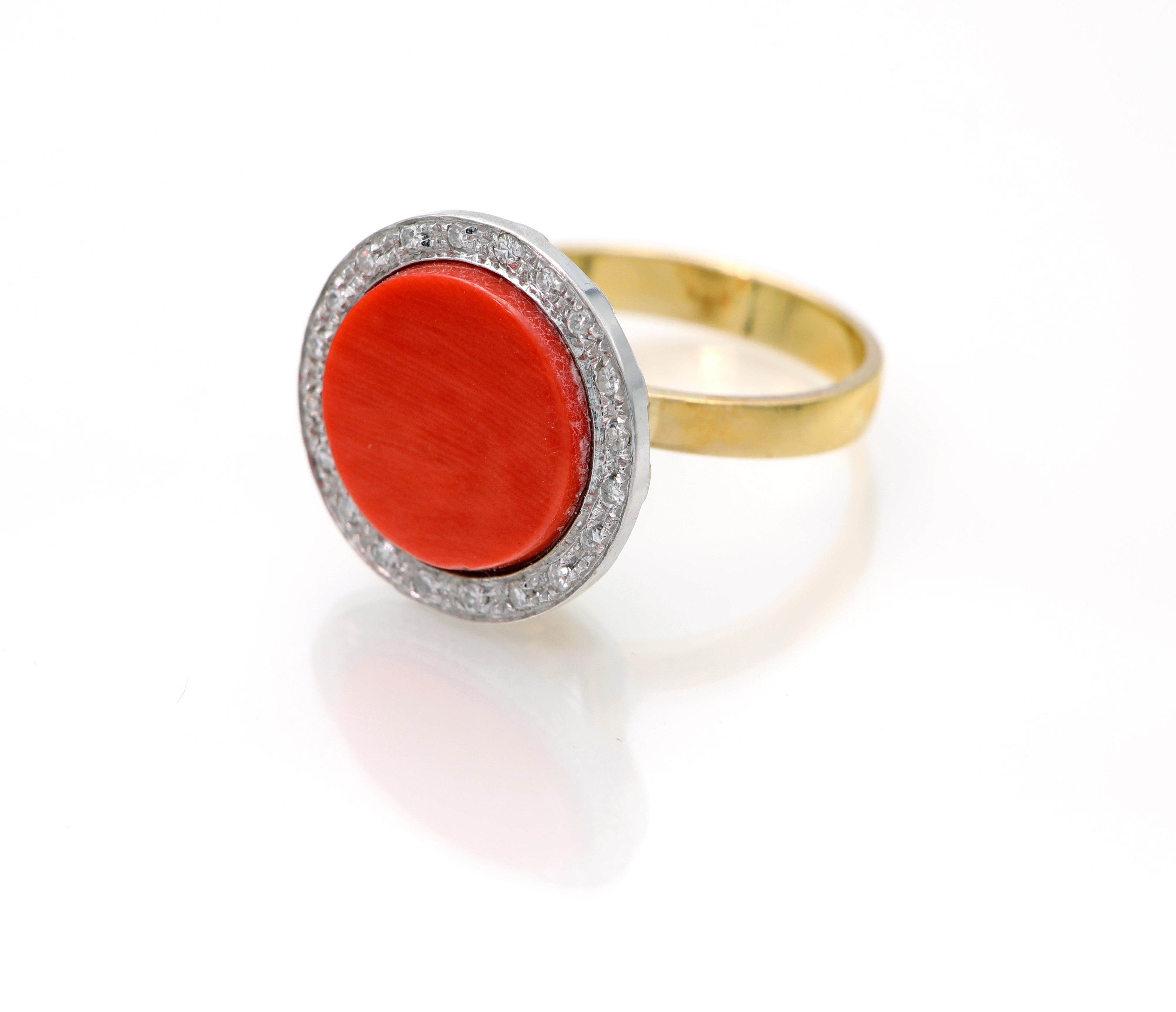 Anello in Oro e Corallo