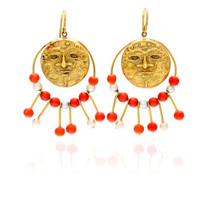 Coppia di Orecchini in Oro, Perle e Corallo