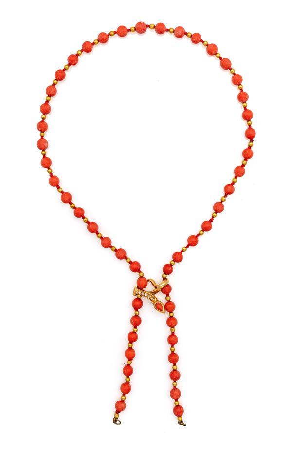 Collana a saliscendi in oro, brillanti e corallo