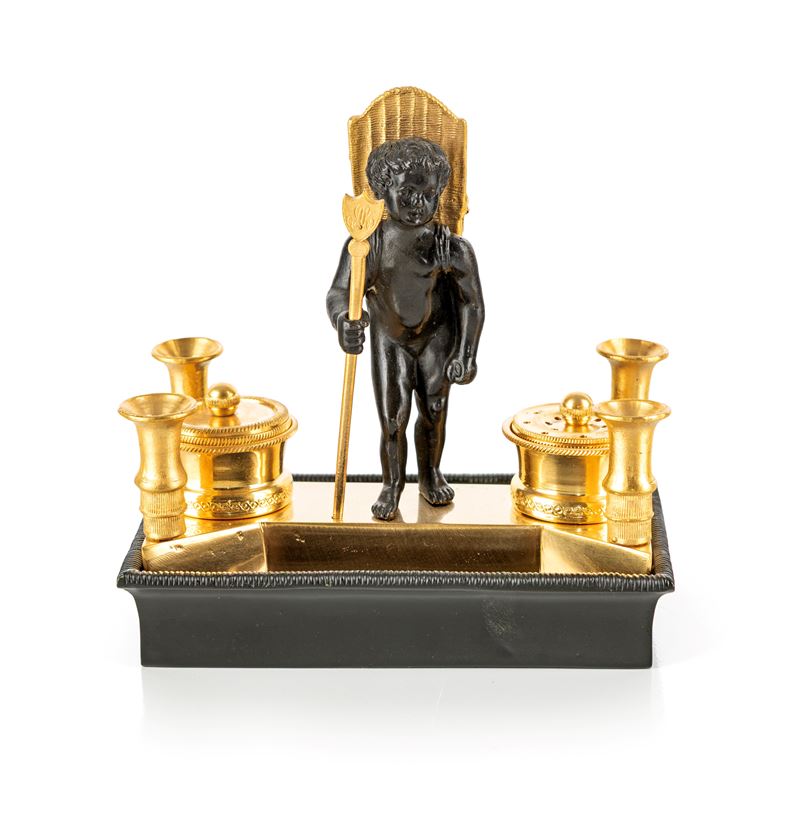 Piccolo calamaio figurato in bronzo dorato e brunito con figura di amorino, Francia, XIX secolo
