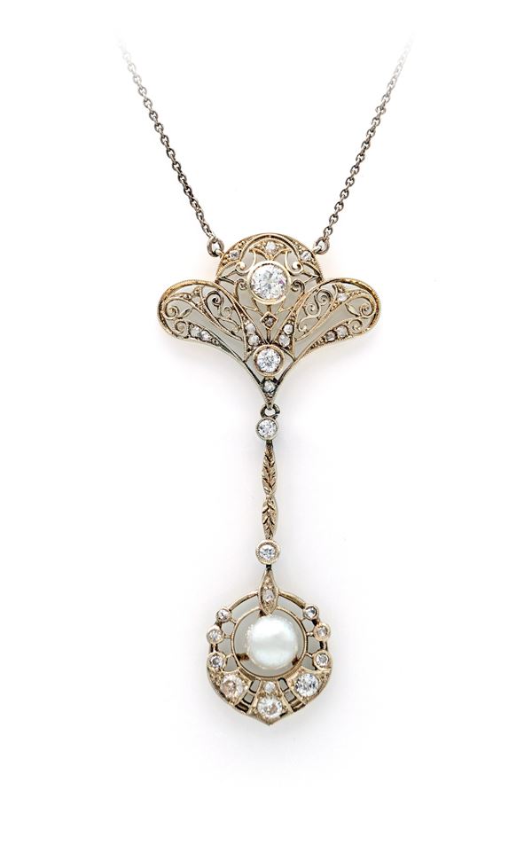 Pendente decò in oro, brillanti e perla