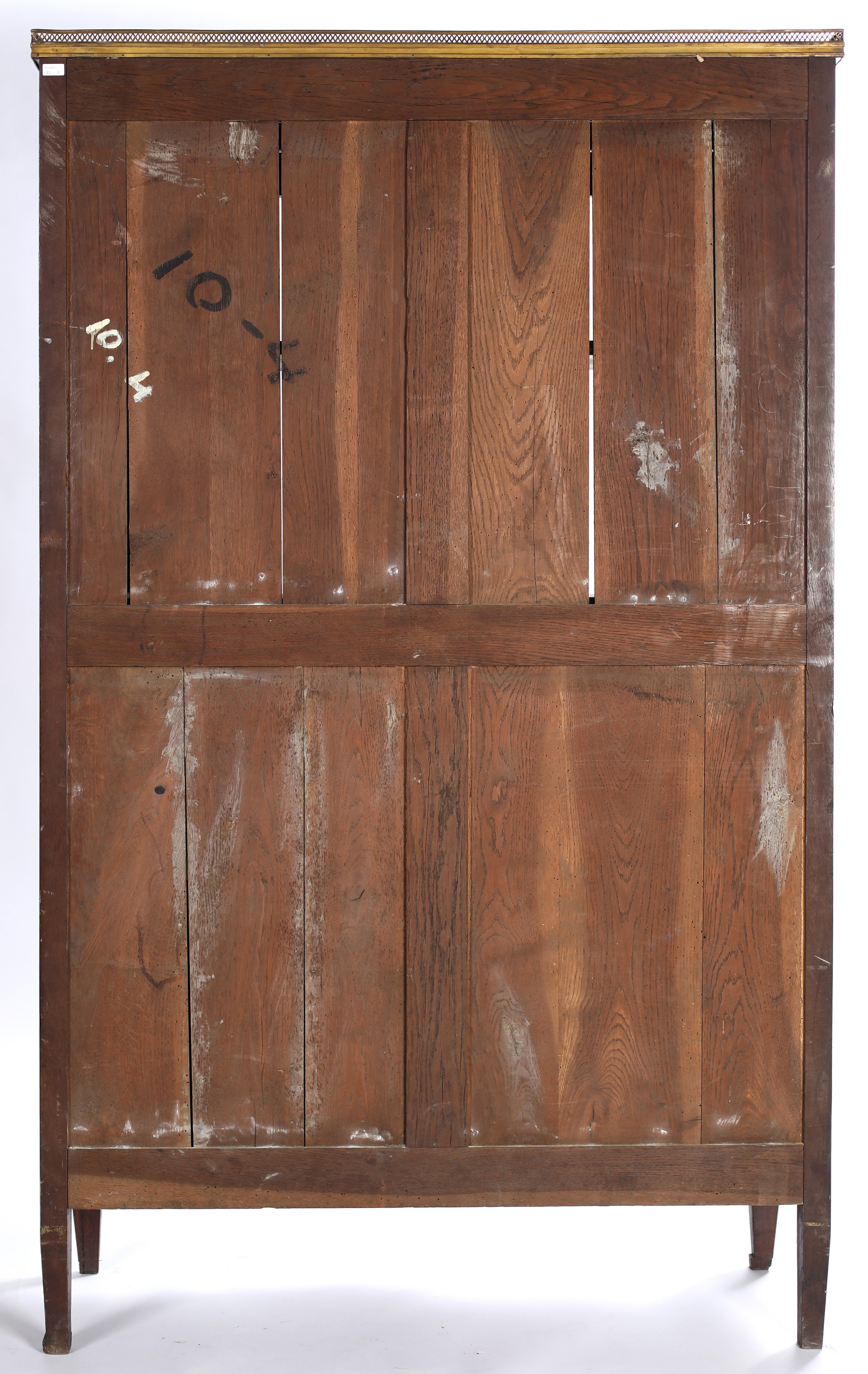Vetrina in mogano a due sportelli, Francia, XX secolo, con finiture ornati in metallo dorato