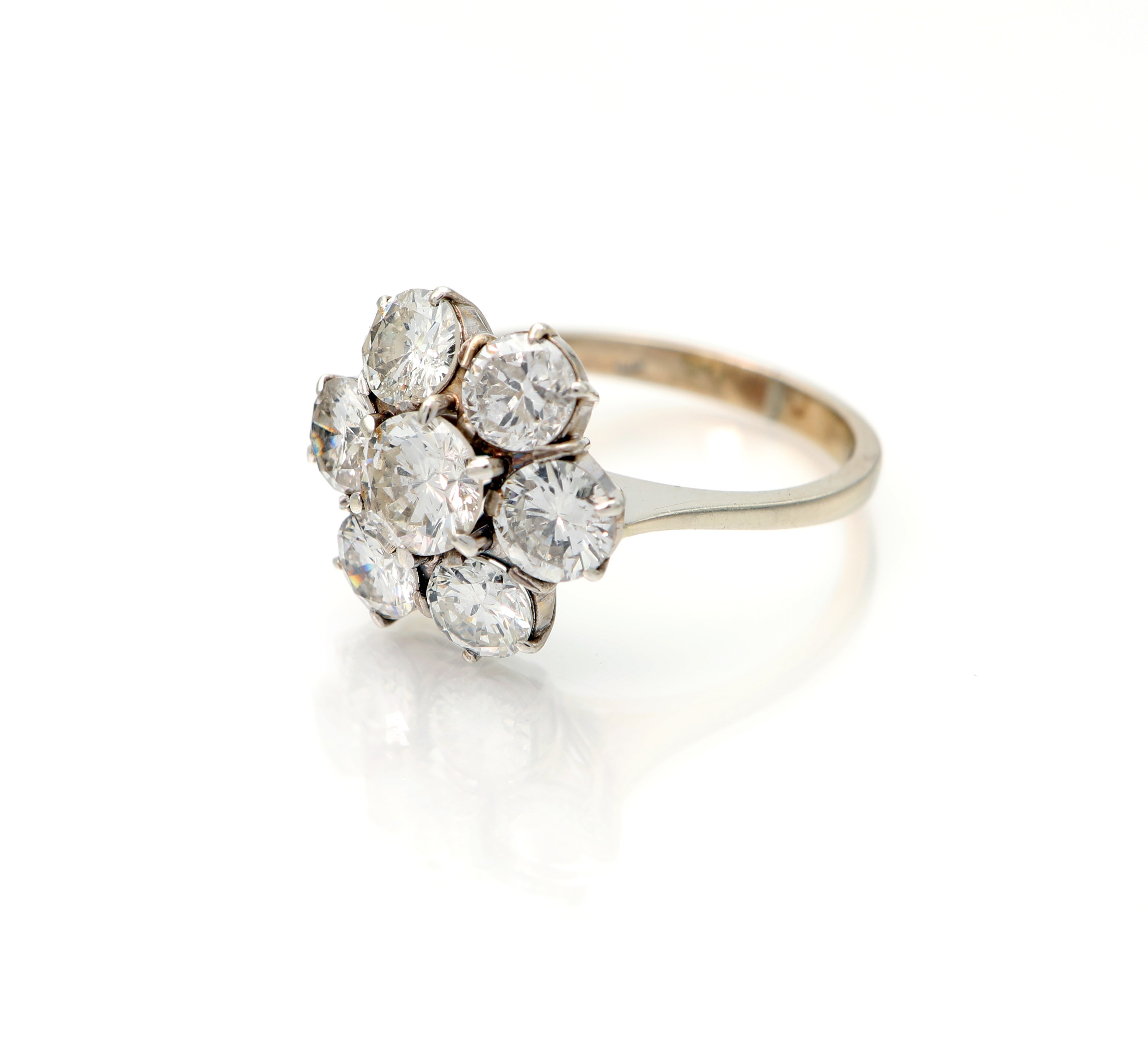 Anello a fiore in oro bianco 750 con diamanti