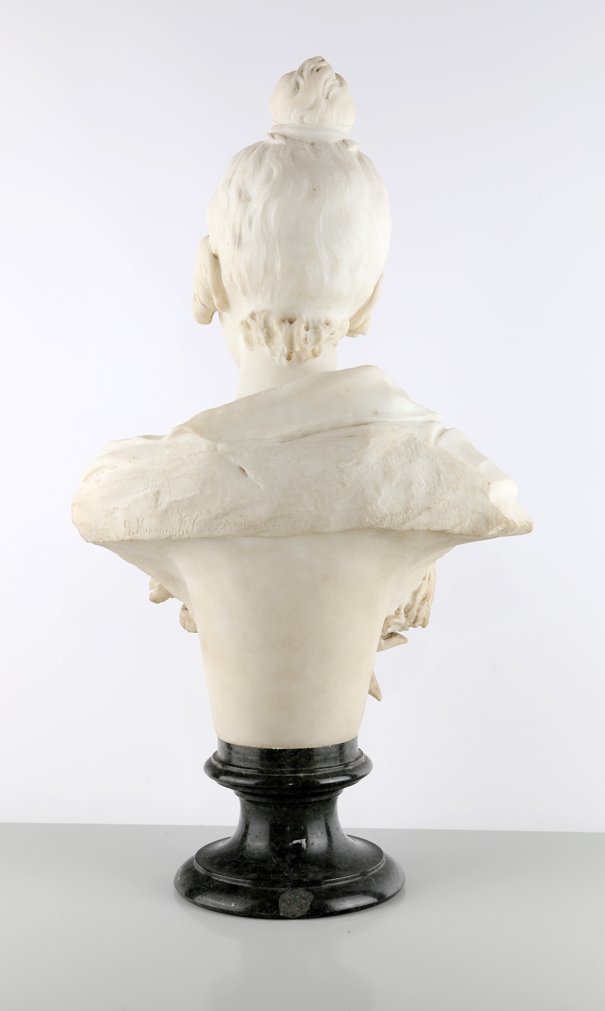 Scultore del XIX Secolo - Busto di giovinetta in marmo bianco