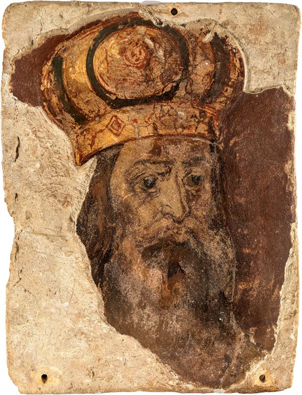 Frammento di strappo di affresco applicato su tavola con volto di Re o Imperatore