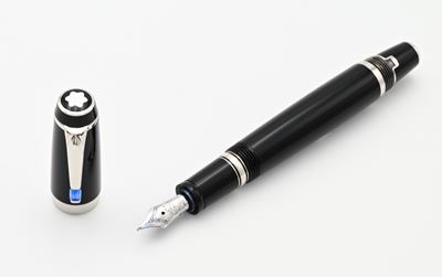 Montblanc, Boheme Blue - Penna stilografica con pennino retrattile in resina nera, dettagli in pl...