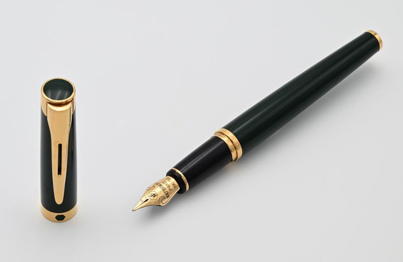 Waterman, Penna stilografica in metallo dorato e smalto con pennino in oro giallo 18kt