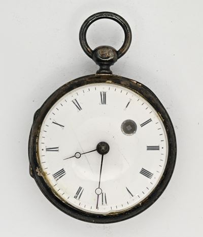 Orologio da tasca da uomo, scappamento a verga con conoide e carica a chiavetta, cassa in argento...