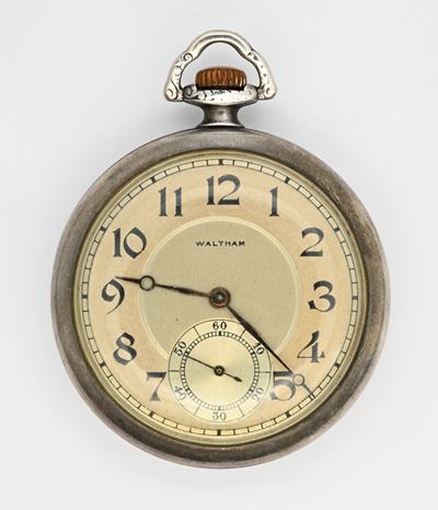 Waltham, Orologio da tasca in argento sterling con scappamento ad ancora e spirale Breguet remont...
