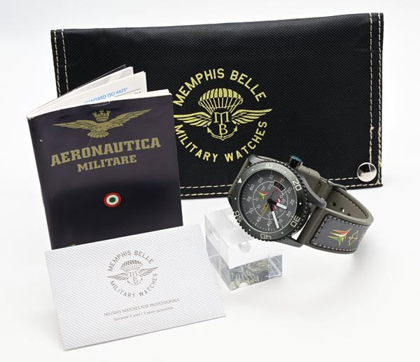 Memphis Bell Frecce Tricolori Mod. Aviator Quartz Ergal 7075 - Orologio da polso Day Date al quarzo da uomo in alluminio 