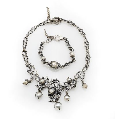 Raspini, Parure girocollo e bracciale in argento 925 e perle