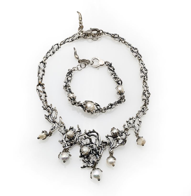 Raspini, Parure girocollo e bracciale in argento 925 e perle