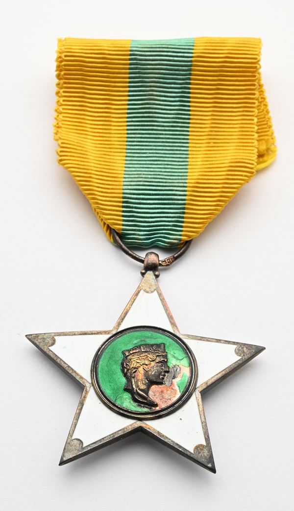 Repubblica Italiana Stella al Merito del lavoro in argento e smalti con nastrino