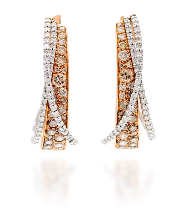 Re Carlo, coppia di orecchini in oro e brillanti