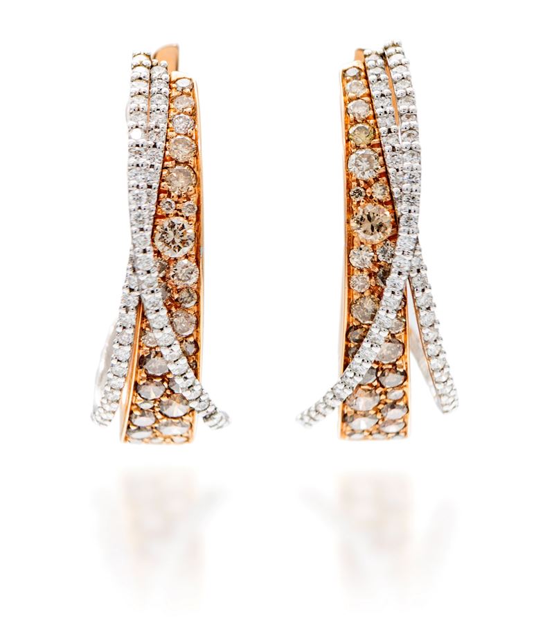 Re Carlo, coppia di orecchini in oro e brillanti