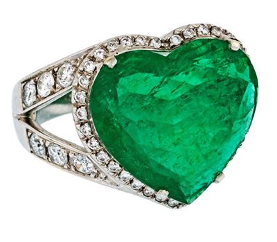 Anello con Smeraldo a Cuore e Brillanti