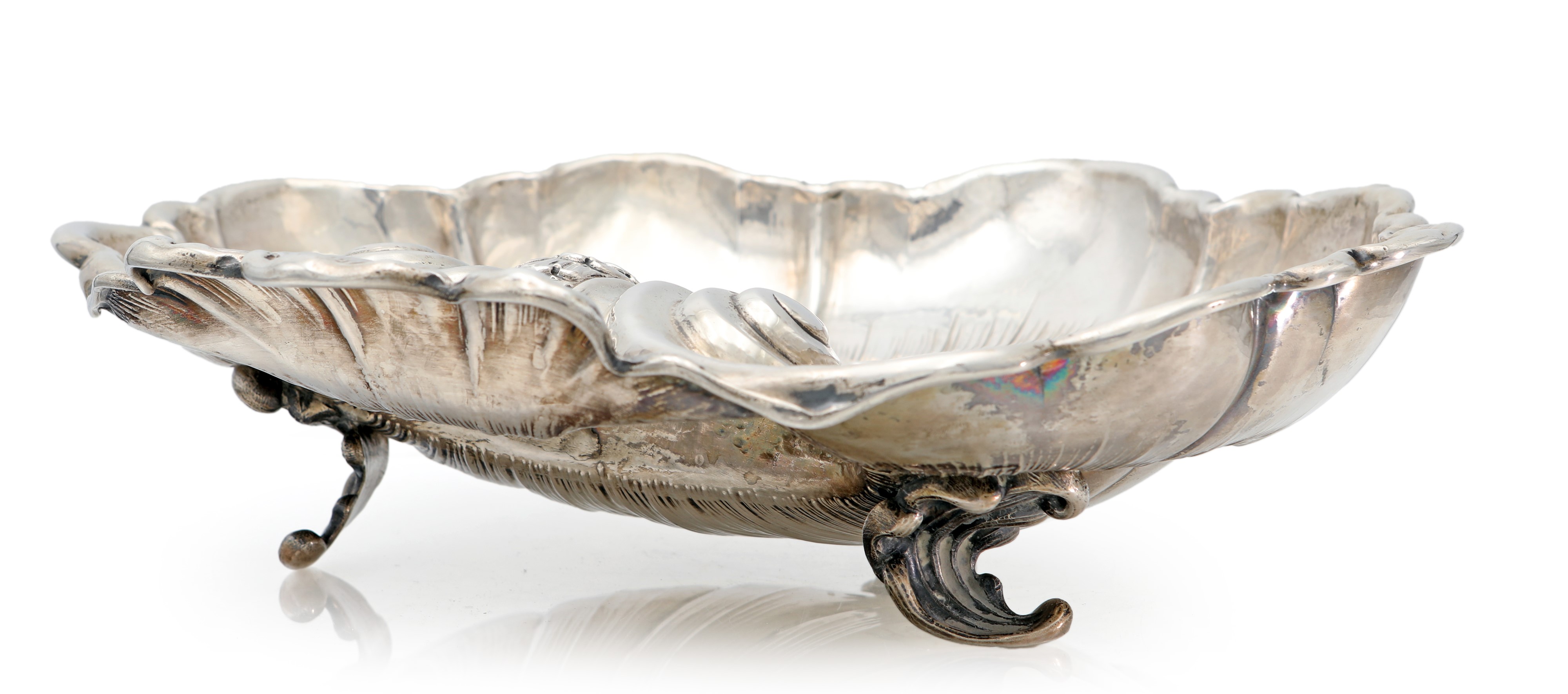 Centrotavola in argento a forma di conchiglia