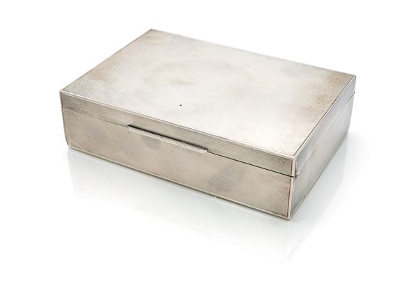 Scatola rettangolare in argento con superficie a "grana di riso"