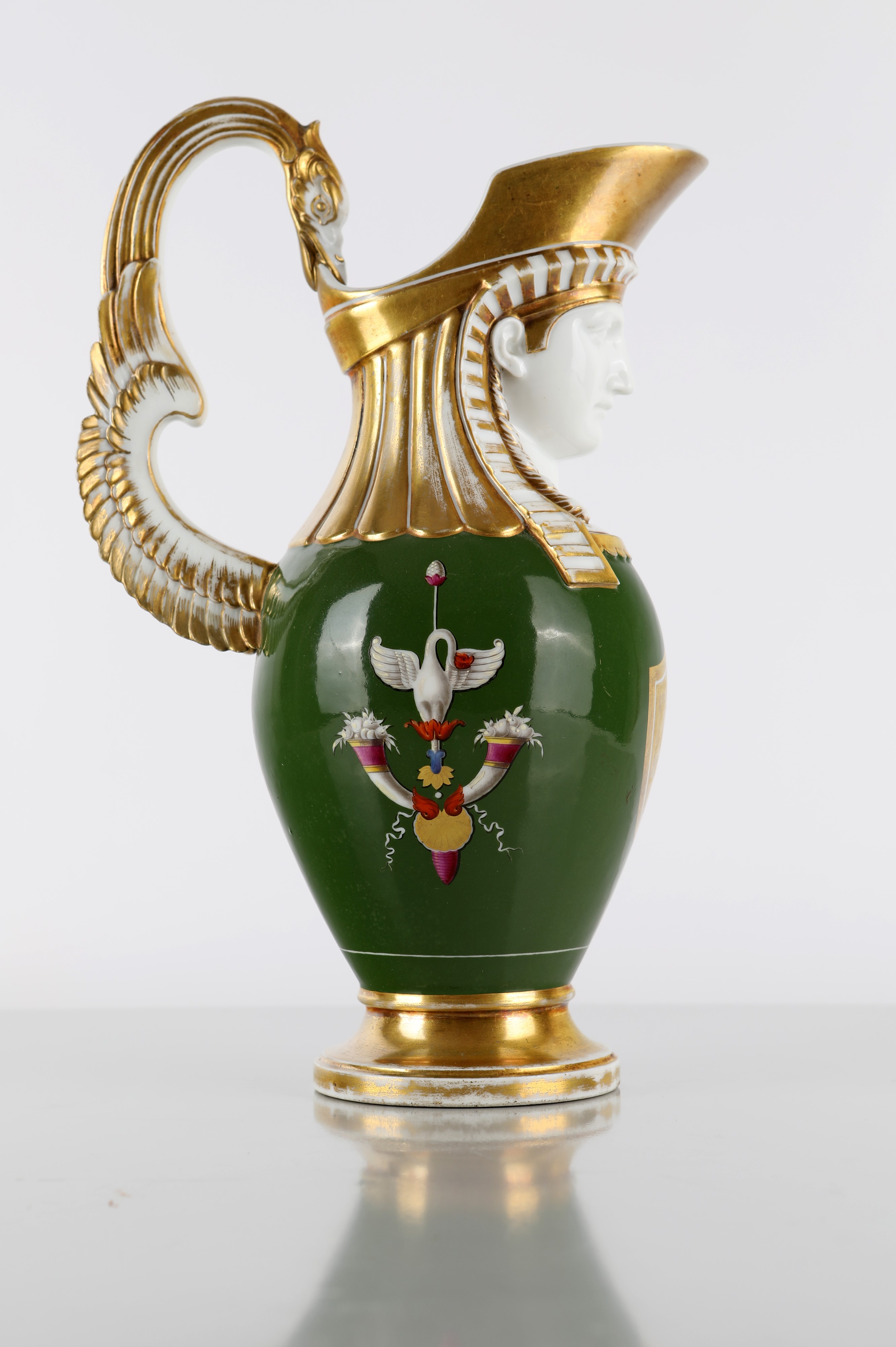 Versatoio in porcellana "retour d'Egypte", Parigi, XIX secolo