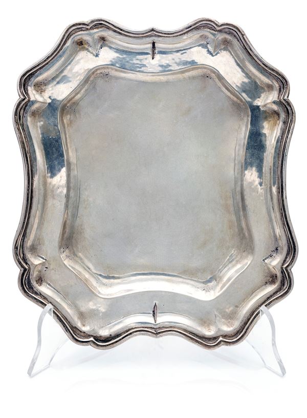 Piatto rettangolare sagomato in argento, Venezia, XX secolo