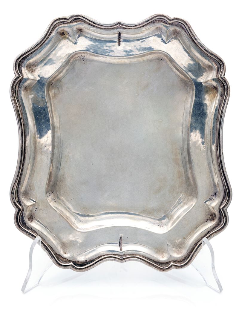 Piatto rettangolare sagomato in argento, Venezia, XX secolo