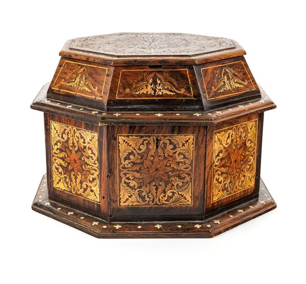 Cofanetto portagioie in legno intarsiato, Toscana, XIX secolo