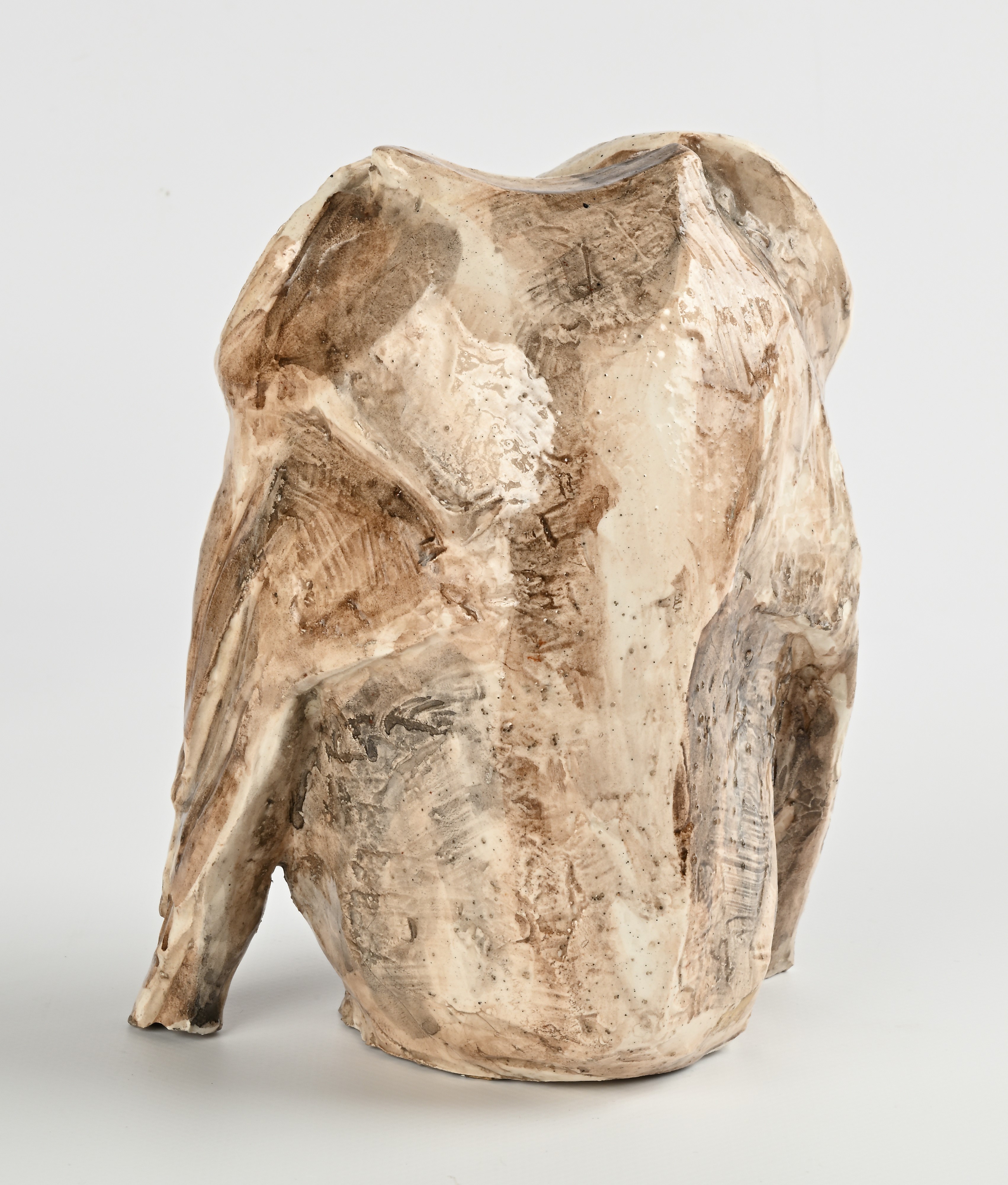 Scultura in ceramica smaltata di Arienzo raffigurante Il Gufo