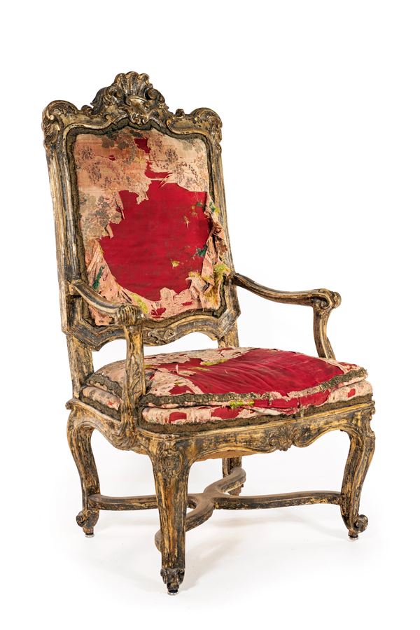 Poltrona da parata in legno intagliato e dorato, XVIII secolo