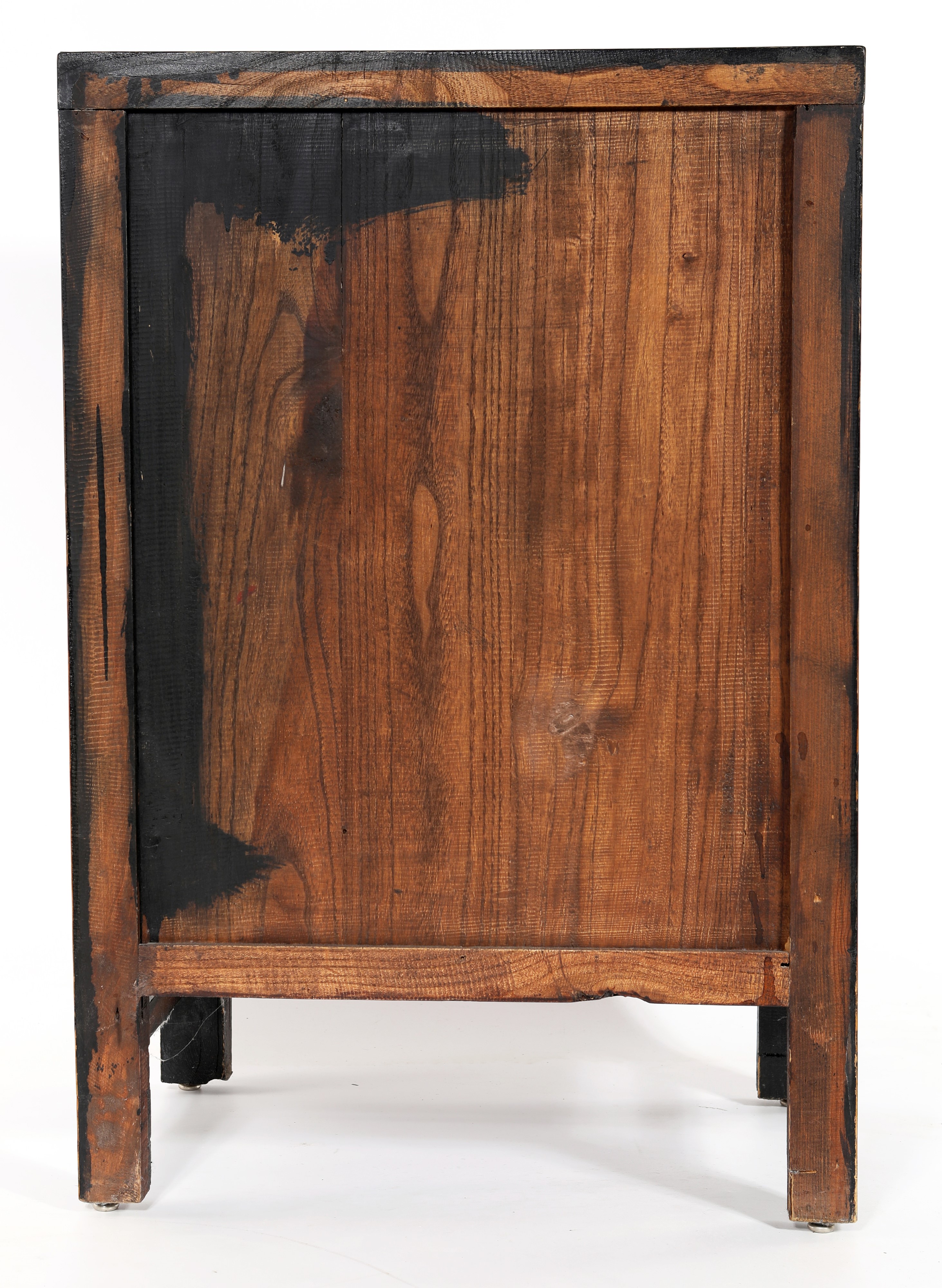 Mobiletto in legno laccato rosso e nero con farfalle, Cina, XX secolo