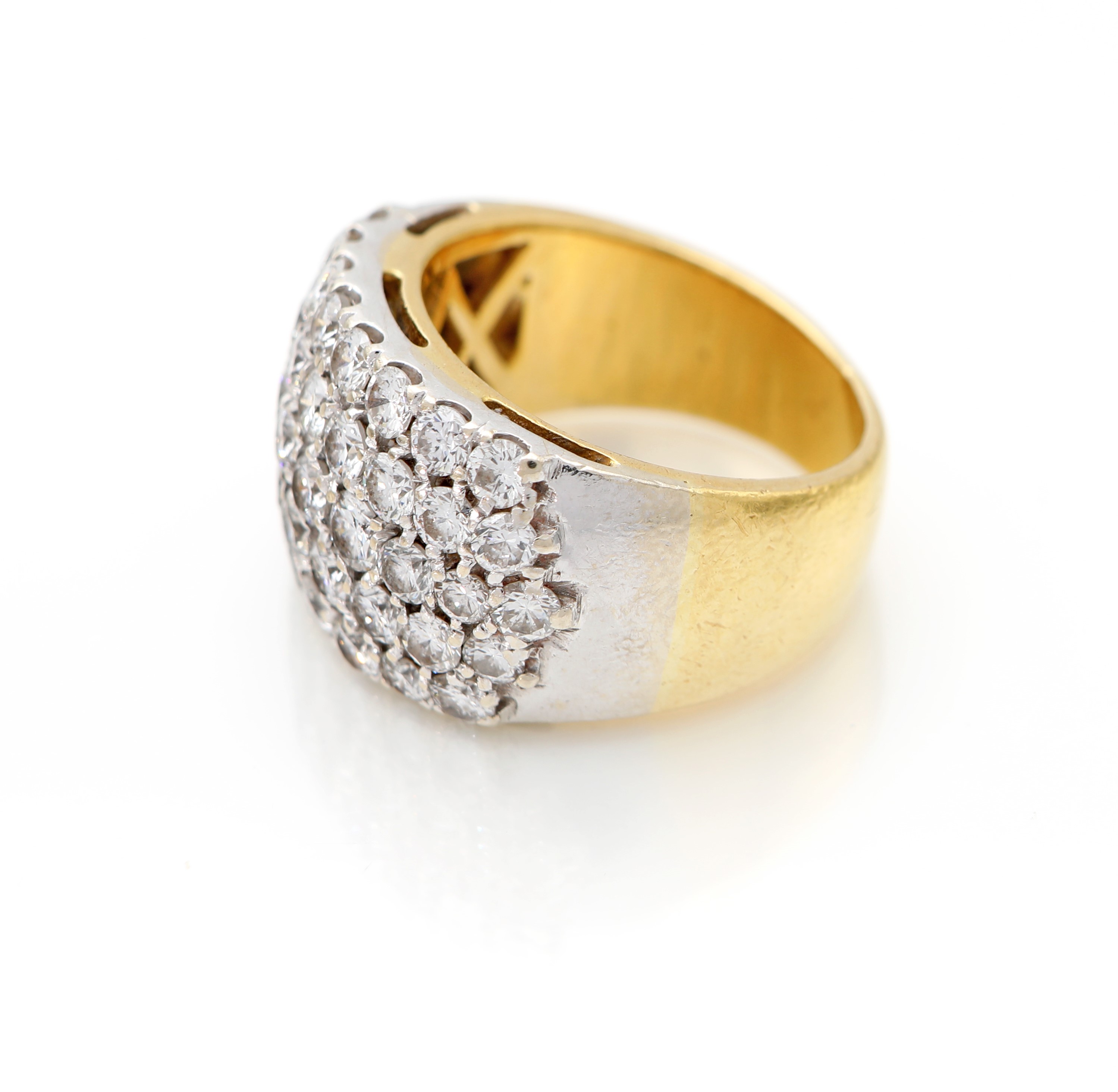 Anello a fascia in oro e brillanti