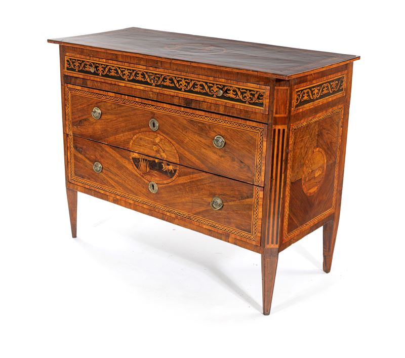Cassettone intarsiato a tre cassetti, fine del XVIII secolo