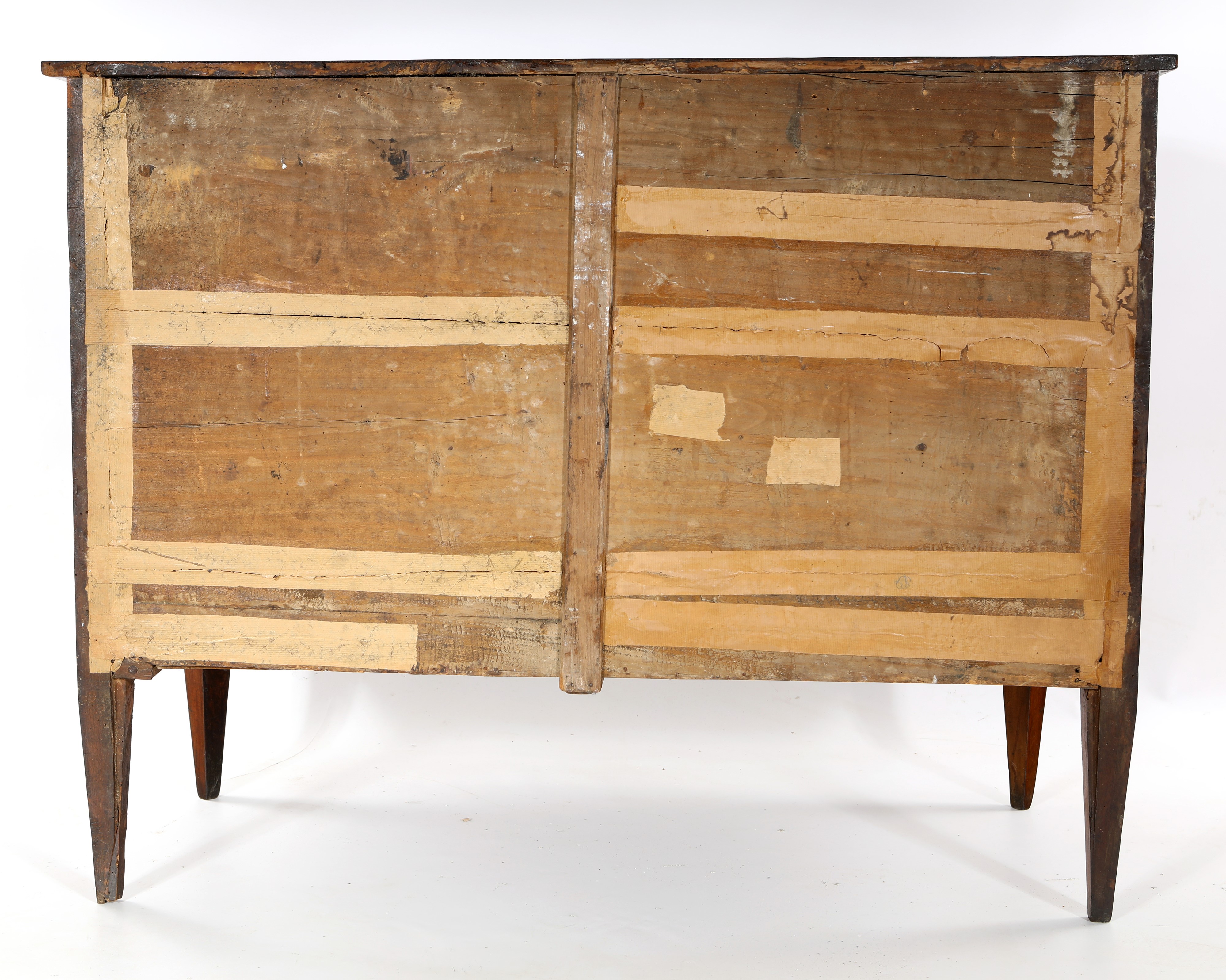 Cassettone intarsiato a tre cassetti, fine del XVIII secolo