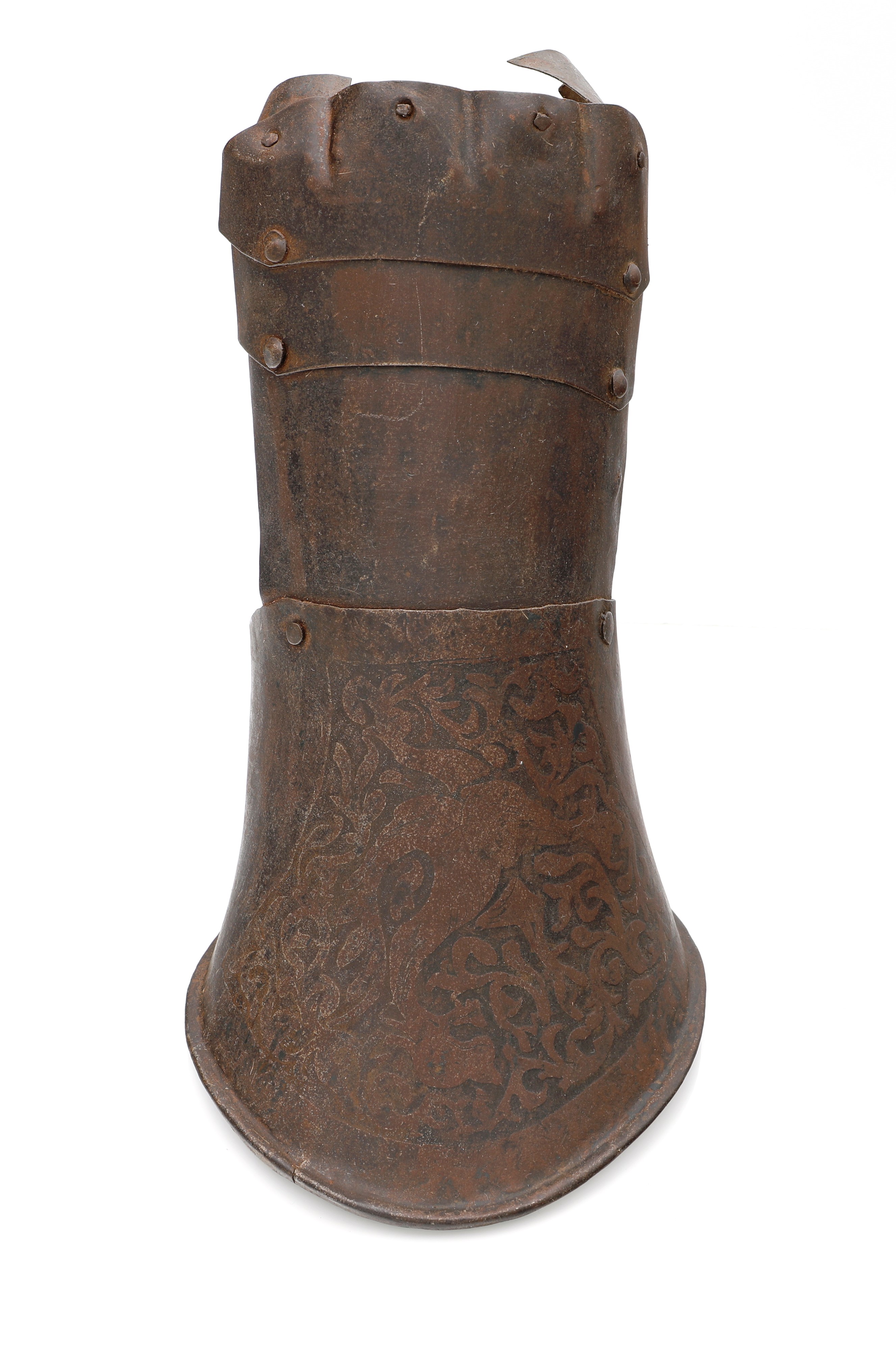 Bracciale di armatura in metallo inciso, Parabraccio da arciere, XIX/XX secolo