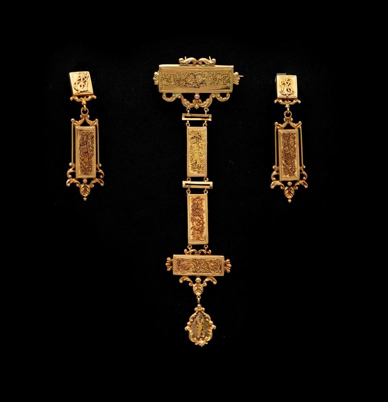 Manifattura Castellani, spilla da petto e coppia di orecchini in oro in stile millefiori