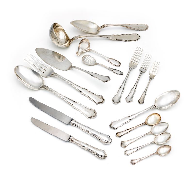 Argenteria Clementi e Gianmaria Buccellati - Servizio di posate in argento da otto posti con dopp...