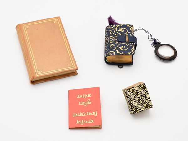 Lotto di 4 micro libri