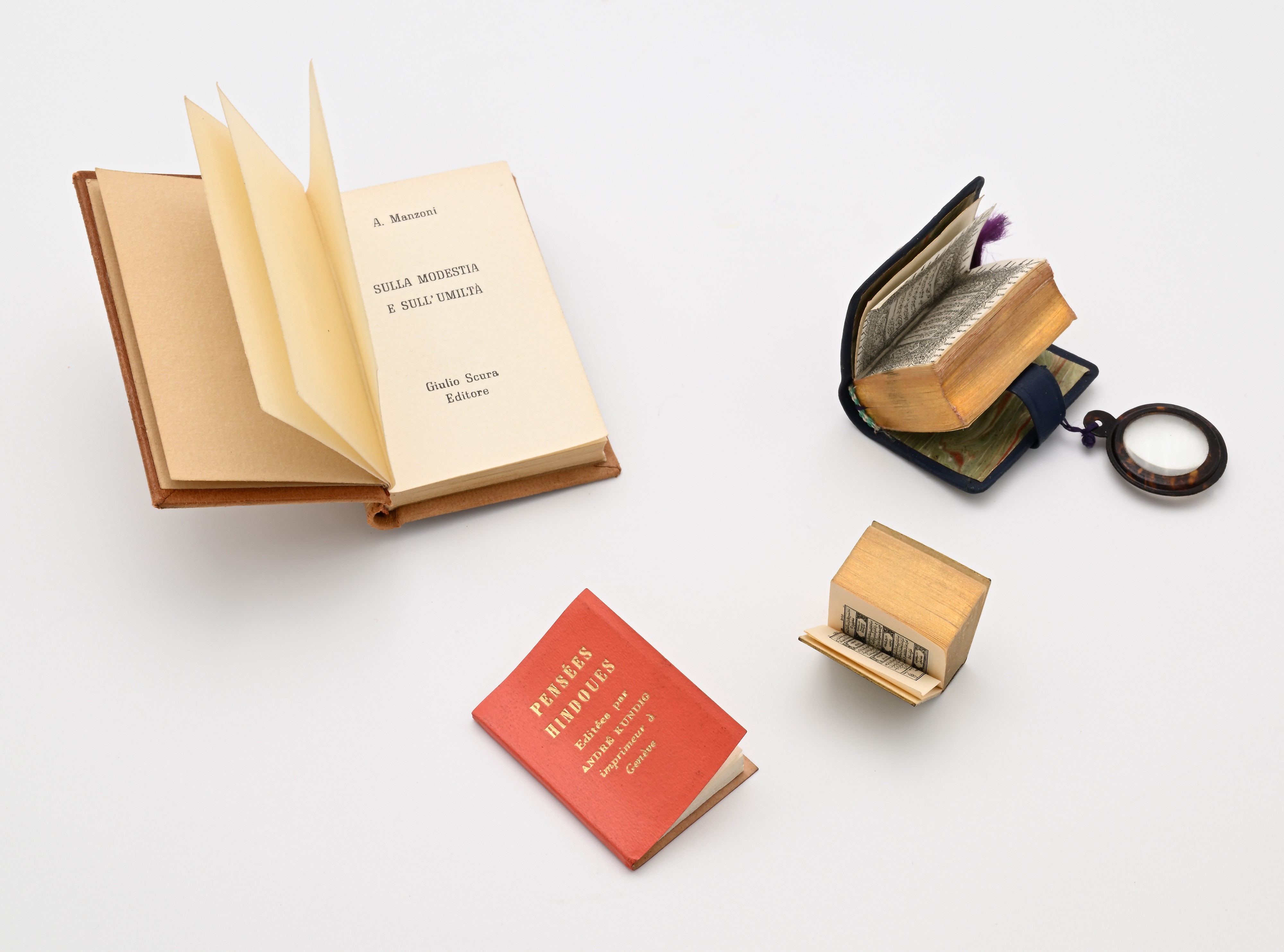 Lotto di 4 micro libri