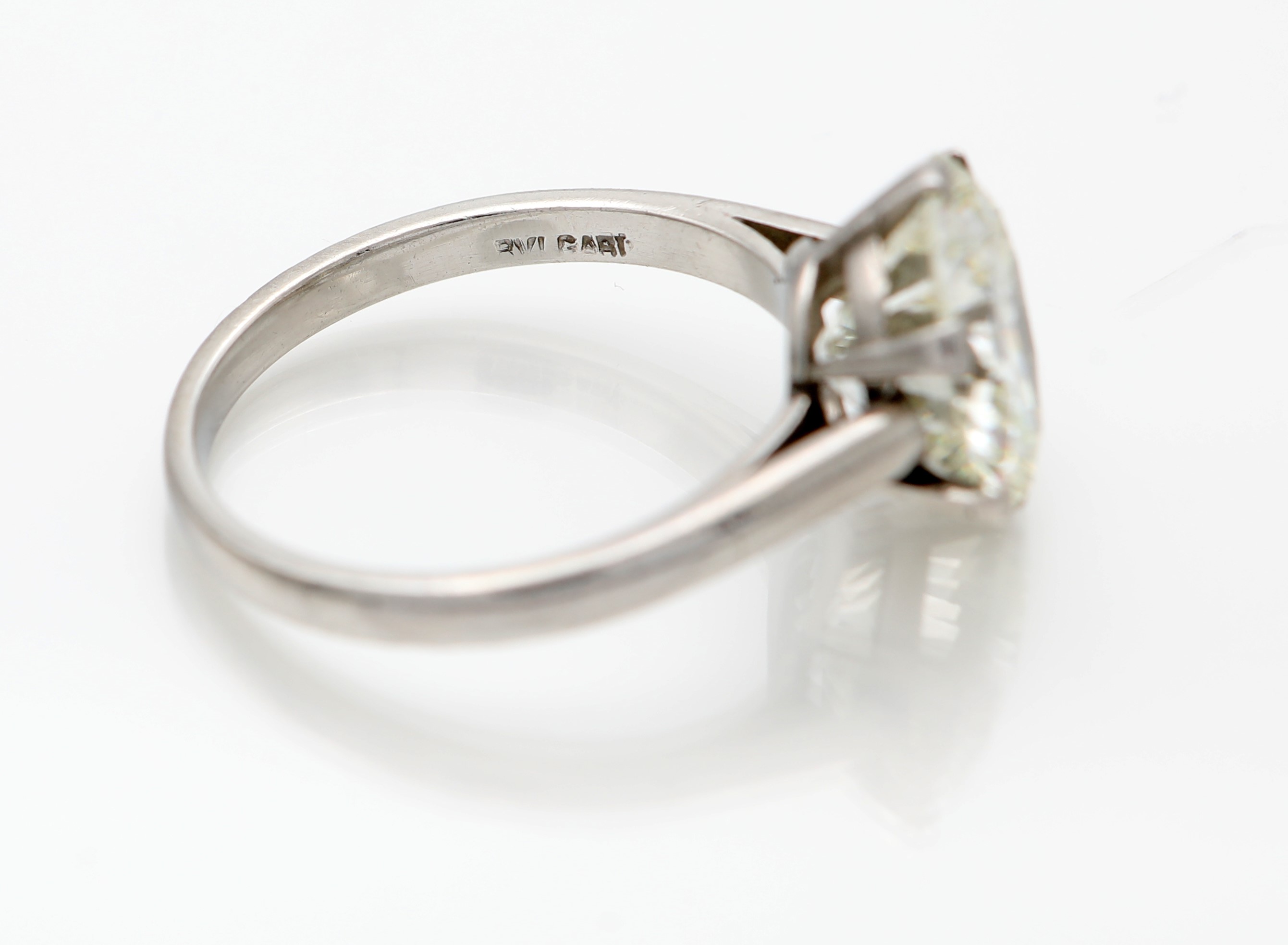 Bulgari, anello in oro con diamante solitario