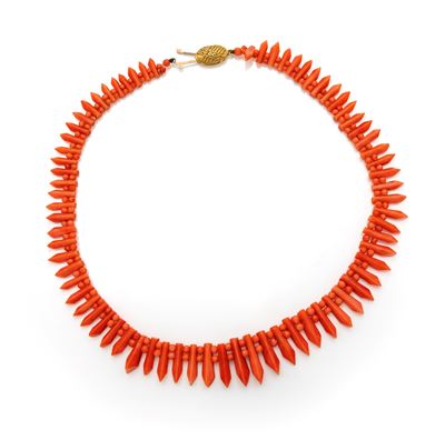 Collana a pettorale in corallo, lunghezza cm 42