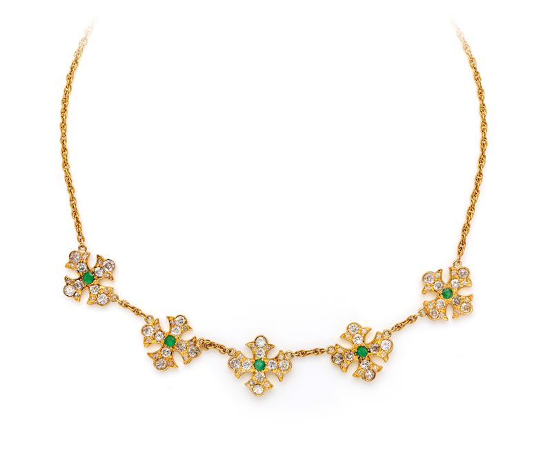 Girocollo in oro giallo 750/000 con diamanti e smeraldi