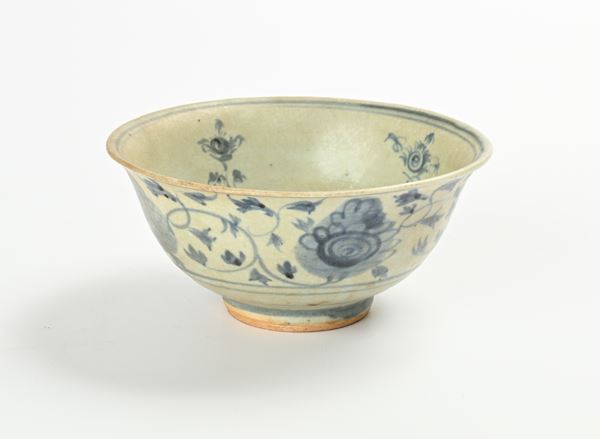 Antica ciotola in porcellana bianca e blu, Cina