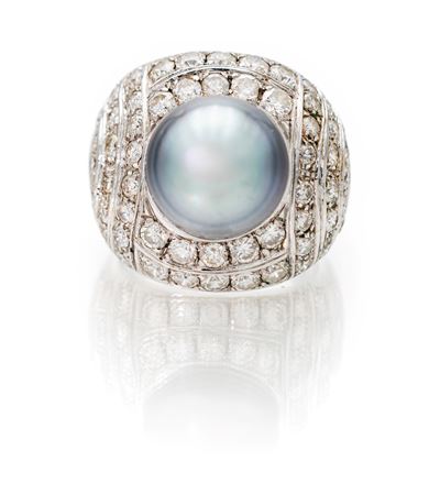 Anello in oro bianco 750/000, perla Tahiti e brillanti