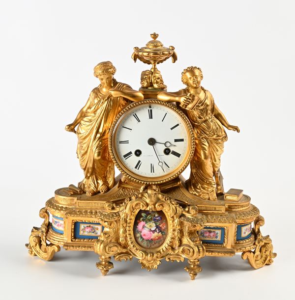 Orologio da tavolo in bronzo dorato, Francia, XIX secolo