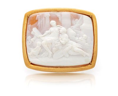 C. Manasio, Spilla in oro giallo e cammeo allegorico su conchiglia