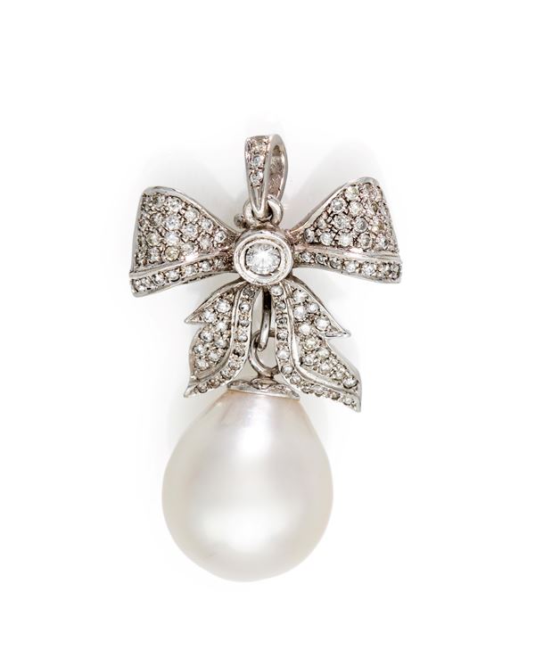 Pendente in oro, brillanti e perla South Sea